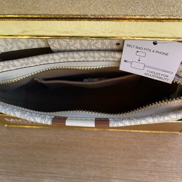 Michael Kors MK Women’s White Monogram Gold-tone Buckle Belt Bag - Picture 3 of 5
